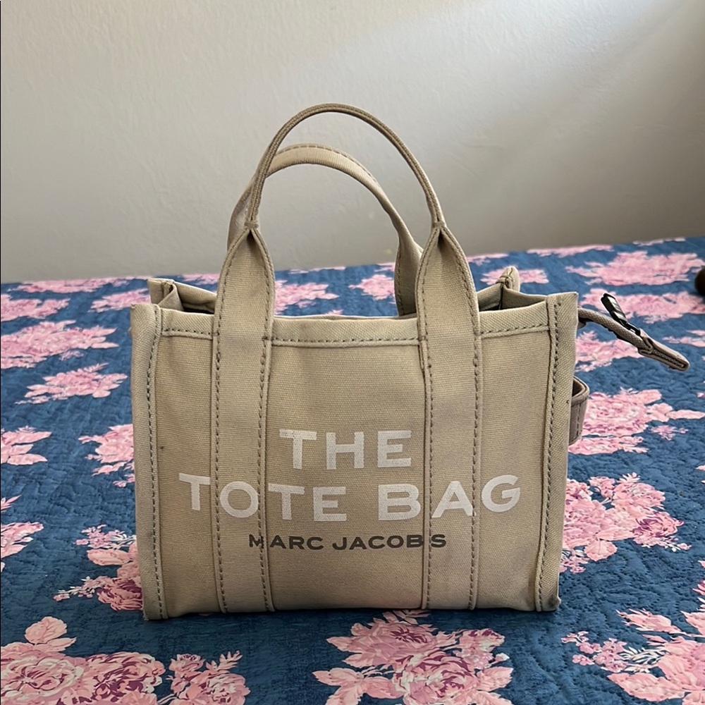 Marc Jacobs Beige Tote Bag